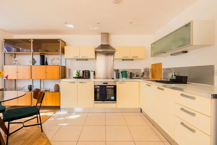 2 Bedroom Flat To Rent In Gwendolen Avenue, London, SW15