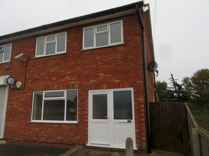 3 Bedroom Semi-Detached House To Rent In Woodville Road, Boston, PE21