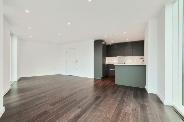 2 Bedroom Apartment To Rent In Tennyson Apartments, Saffron Central Square, Croydon, CR0