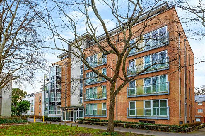 1 Bedroom Flat To Rent In Suttones Place, Southampton, SO15