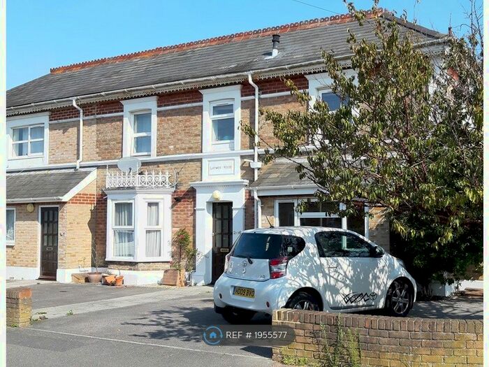 1 Bedroom Flat To Rent In Latimer Road, Bournemouth, BH9