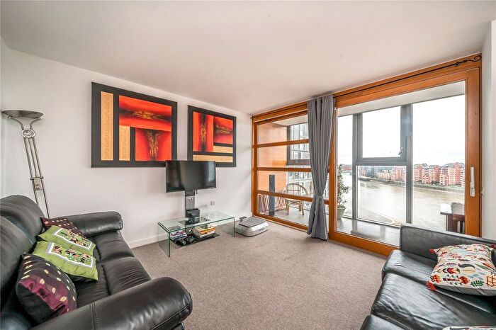 2 Bedroom Flat To Rent In Lombard Road, London, SW11