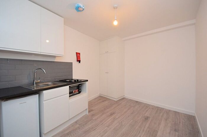 1 Bedroom Studio To Rent In Victoria Road, Ruislip, HA4
