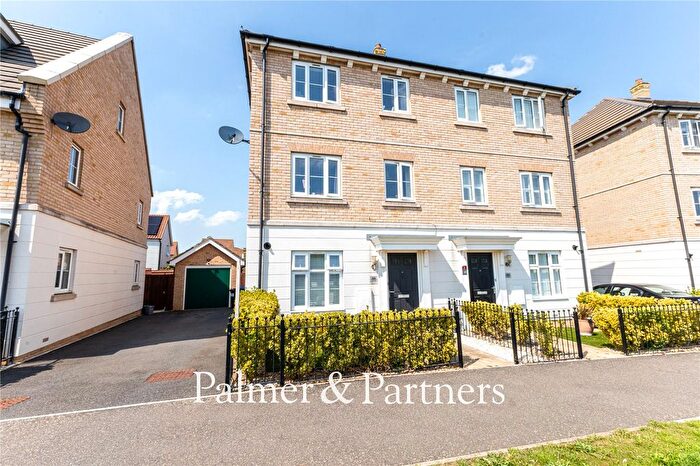 4 Bedroom Semi-Detached House For Sale In Brooke Way, Stowmarket, Suffolk, IP14