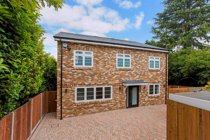 5 Bedroom Detached House For Sale In High Cross, Watford, WD25