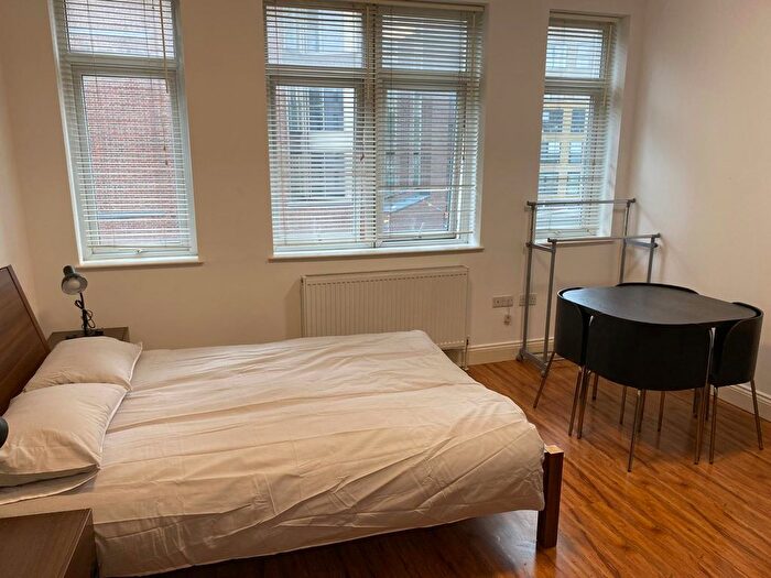Studio To Rent In London, E1