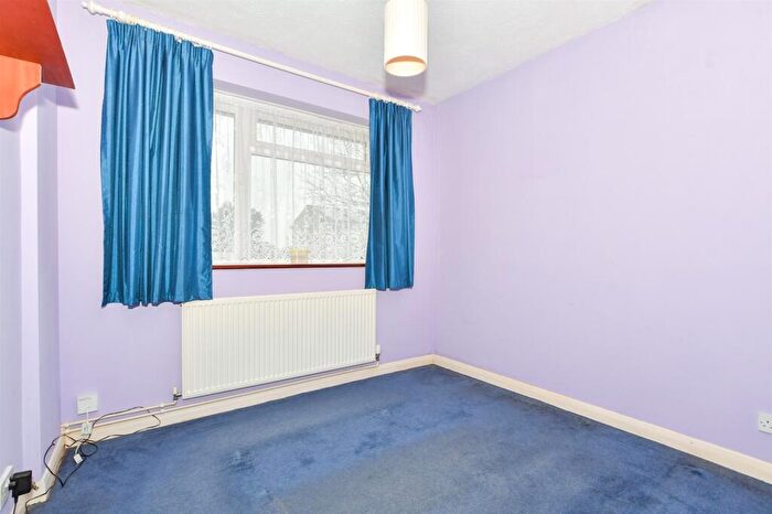2 Bedroom Semi-Detached Bungalow For Sale In Kingsgate Close, Maidstone, Kent, ME16