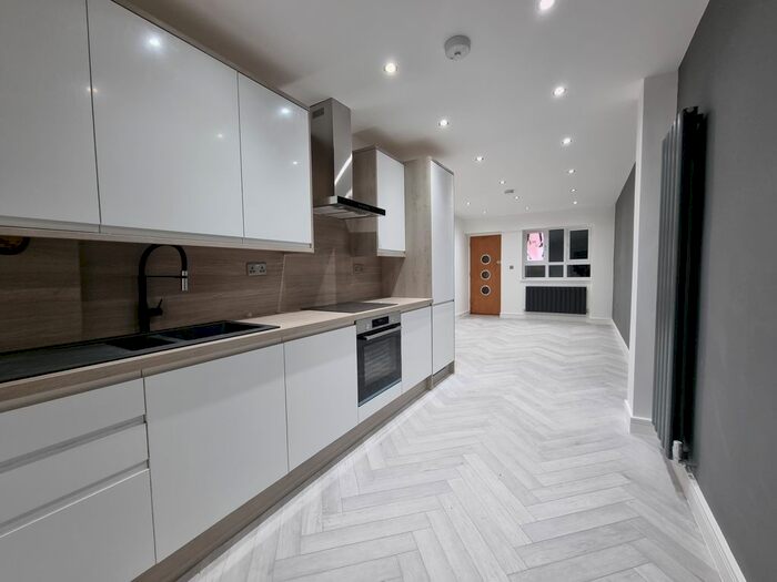 1 Bedroom Flat To Rent In Effra Road, Wimbledon, SW19