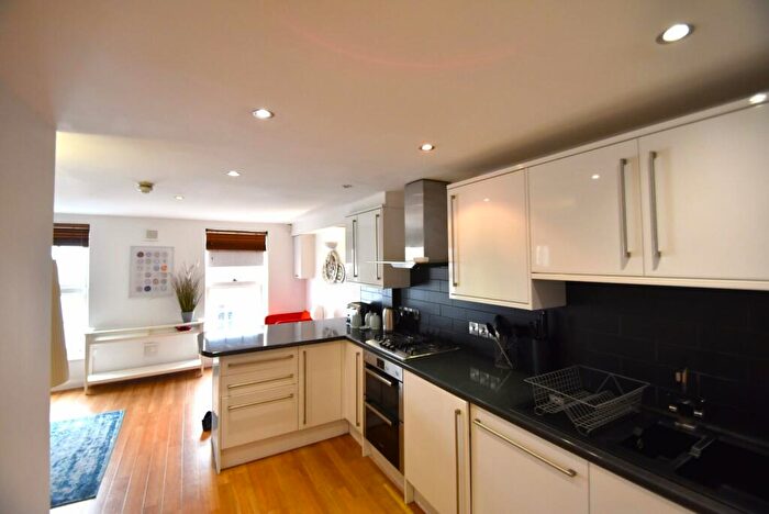 2 Bedroom Apartment To Rent In William Street, Windsor, Berkshire, SL4