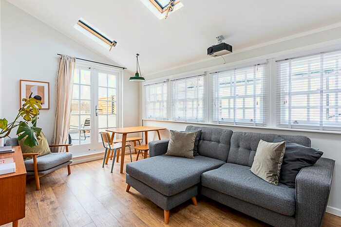 1 Bedroom Flat To Rent In Queensbridge Road, London, E2