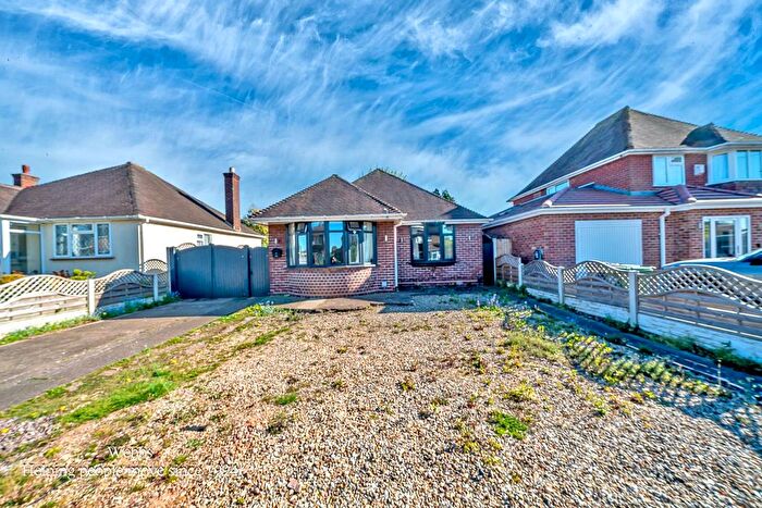 2 Bedroom Detached Bungalow For Sale In Harborough Drive, Aldridge, Walsall, WS9