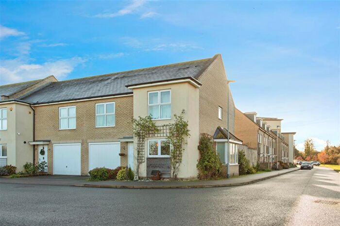 4 Bedroom End Of Terrace House For Sale In Cranesbill Close, Cambridge, CB4