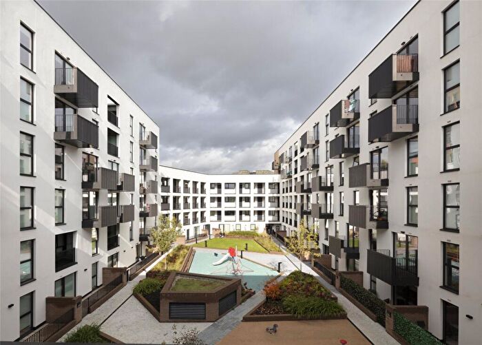 2 Bedroom Apartment To Rent In Burgess Springs, Chelmsford, CM1