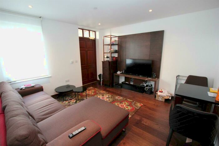 2 Bedroom Apartment To Rent In King Henry Terrace, Sovereign Court, Wapping, E1W