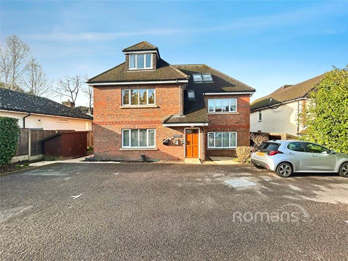 2 Bedroom Flat For Sale In Salisbury Road, Farnborough, Hampshire, GU14