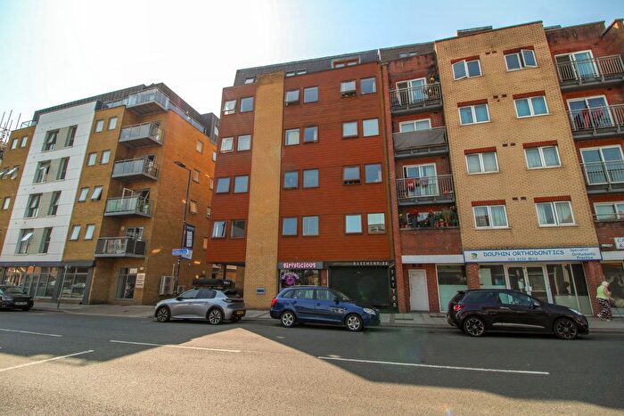 1 Bedroom Flat For Sale In High Street, Cosham, Portsmouth, PO6