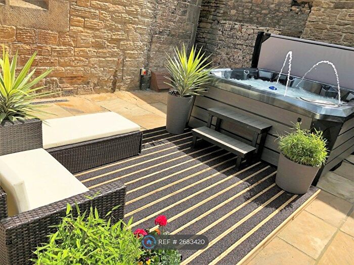 8 Bedroom Terraced House To Rent In Crookesmoor Road, Sheffield, S6