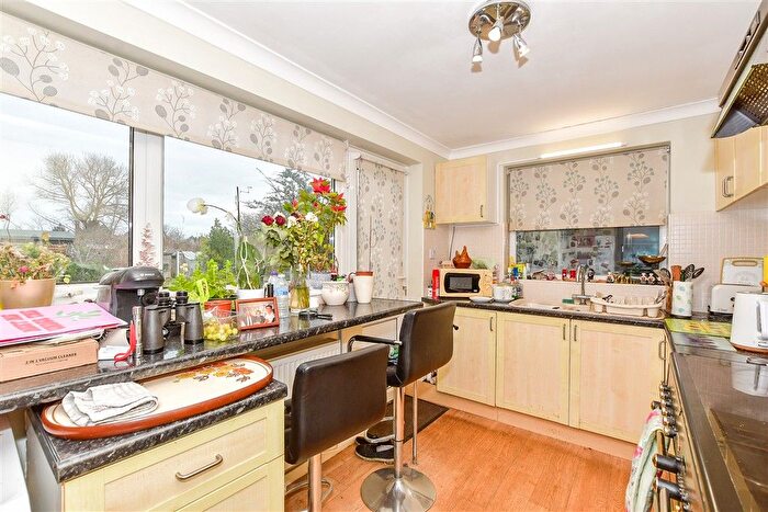 3 Bedroom Semi-detached Bungalow For Sale In Ash Grove, Lydd, Romney Marsh, Kent, TN29