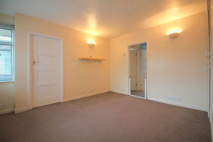 2 Bedroom Maisonette To Rent In West End Road, Ruislip, HA4