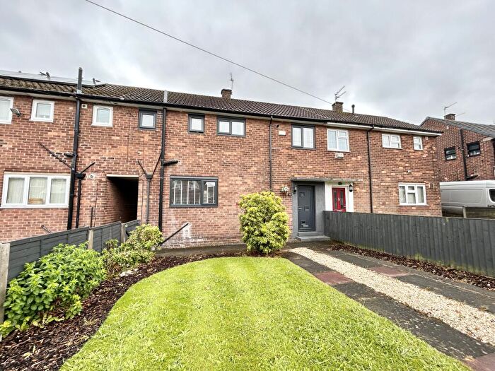 3 Bedroom Semi-Detached House To Rent In Ridgeway, Swinton, M27