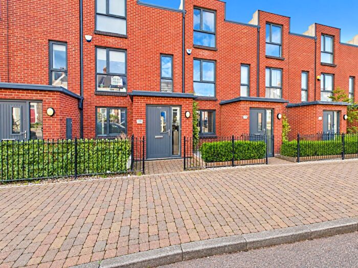 3 Bedroom Terraced House For Sale In Saltwell Road, Gateshead, NE8