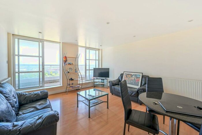 1 Bedroom Flat To Rent In Barrier Point Road, Silvertown, London, E16