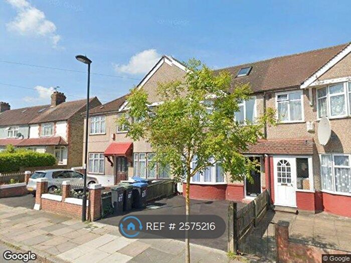 2 Bedroom Flat To Rent In St. Edmunds Road, London, N9