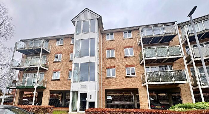 2 Bedroom Apartment For Sale In Foxglove Way, Luton, Bedfordshire, LU3