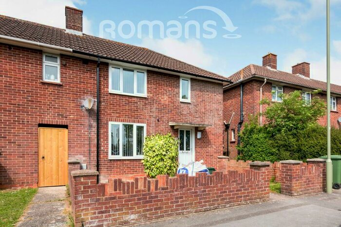 2 Bedroom End Of Terrace House To Rent In Kings Road, RG22