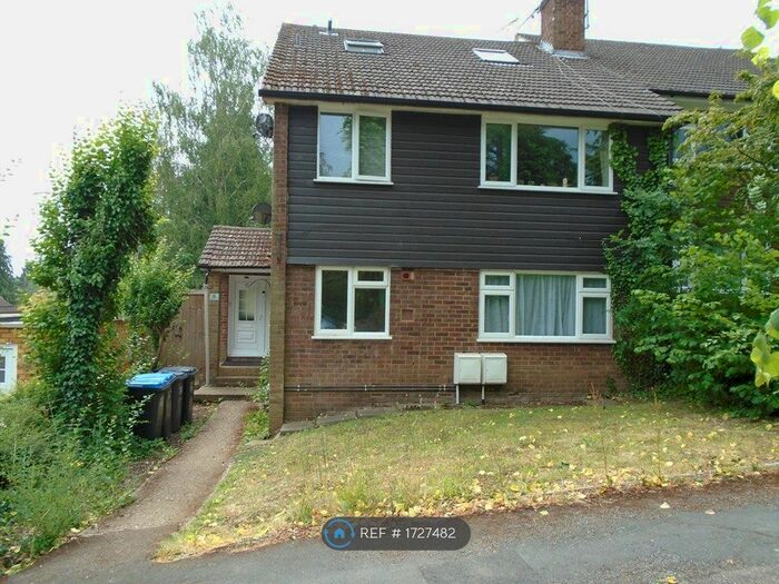 2 Bedroom Flat To Rent In Adele Avenue, Welwyn, AL6
