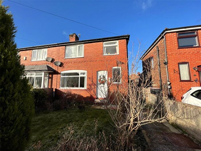 3 Bedroom Semi-Detached House To Rent In Sunningdale Drive, Salford, Manchester, M6
