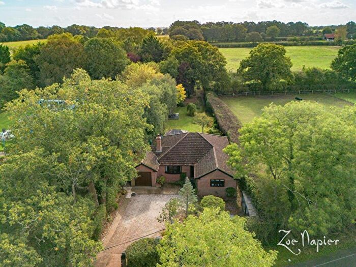 2 Bedroom Bungalow For Sale In Bicknacre, CM3