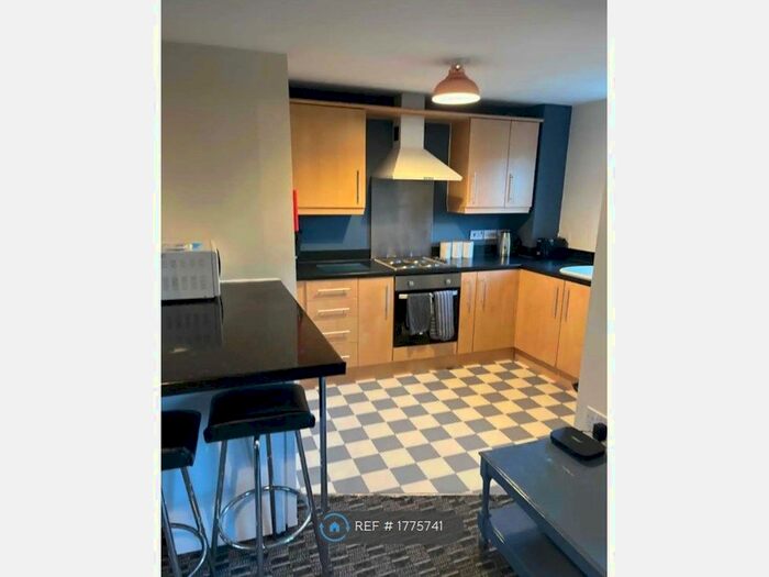 3 Bedroom Flat To Rent In Chervil House, Stoke-On-Trent, ST5