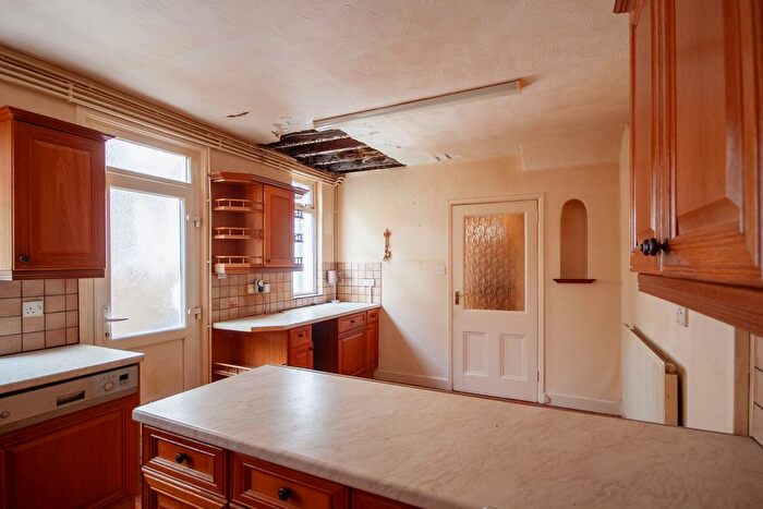 5 Bedroom Terraced House For Sale In Milton Road, Weston-Super-Mare - No Chain, BS23