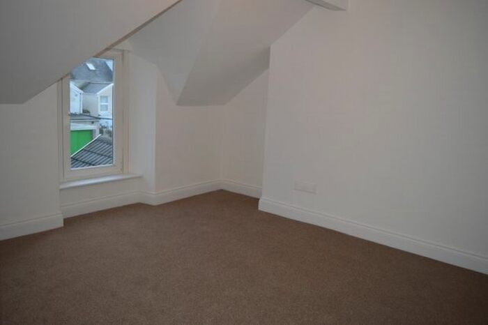 3 Bedroom Maisonette To Rent In Newton Road, Mumbles, Swansea SA3