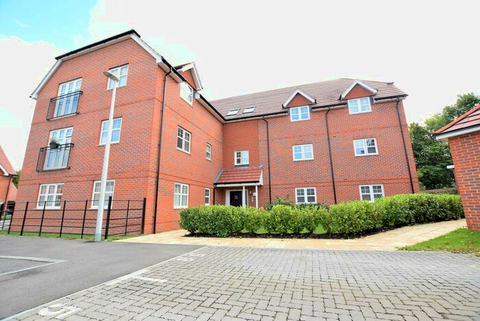 2 Bedroom Apartment To Rent In Copsewood, Wokingham, RG41