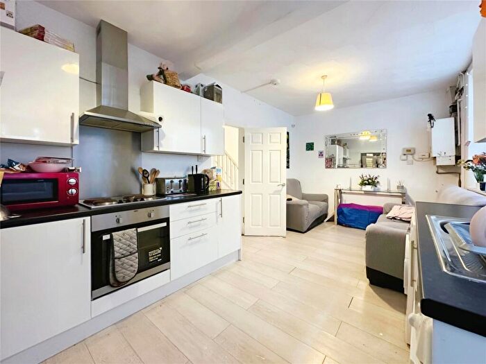 5 Bedroom House To Rent In Harborough Road, Southampton, Hampshire, SO15