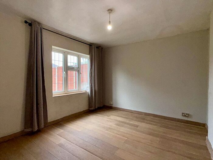 4 Bedroom End Of Terrace House To Rent In Cuckoo Hall Lane, London, N9