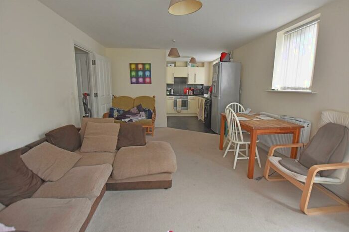 2 Bedroom Flat To Rent In Marmion Road Nottingham, NG3