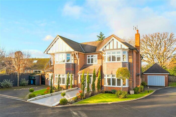 5 Bedroom Detached House To Rent In Langham Close, Bromley, BR2