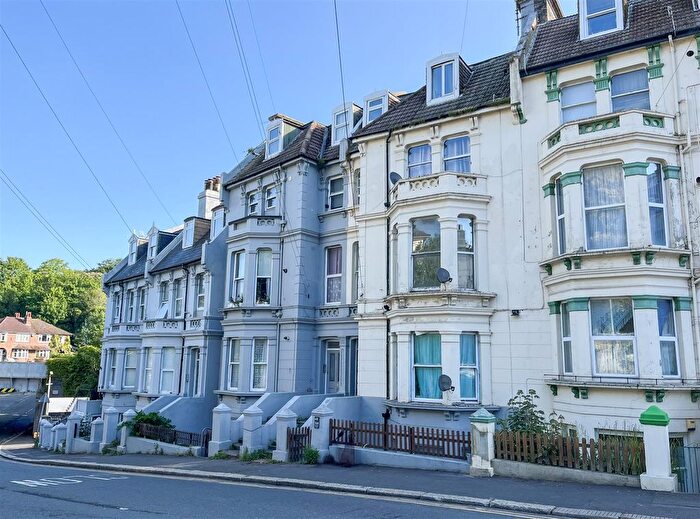 2 Bedroom Flat To Rent In Cornwallis Terrace, Hastings, TN34