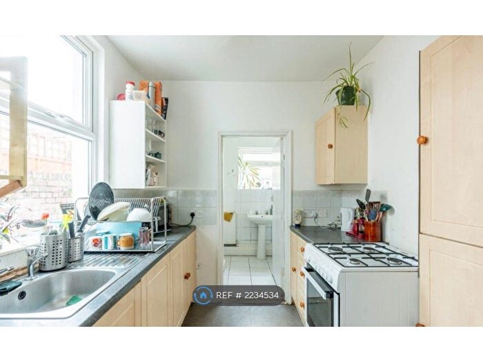 4 Bedroom Terraced House To Rent In Douglas Road, Horfield, Bristol, BS7