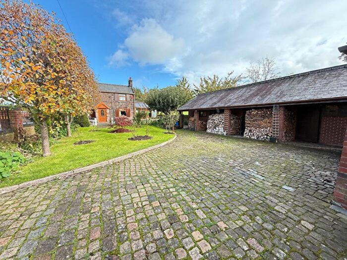 3 Bedroom Detached House For Sale In Brookhouse Lane, Stoke-On-Trent, Staffordshire, ST2