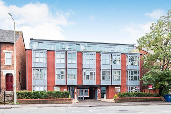 2 Bedroom Flat For Sale In St. Clements Street, Oxford, Oxfordshire, OX4