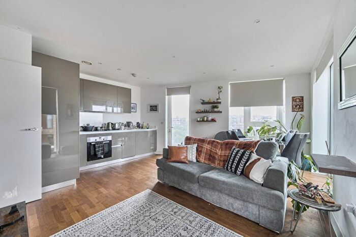 1 Bedroom Flat For Sale In Duncombe House, Woolwich Riverside, London, SE18