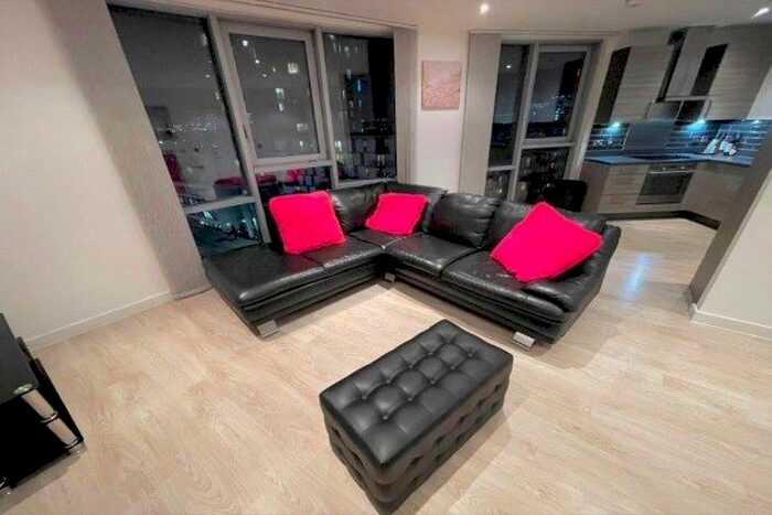 2 Bedroom Flat To Rent In Rick Roberts Way, Stratford, E15