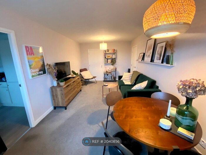 1 Bedroom Flat To Rent In Gaumont House, London, SE15