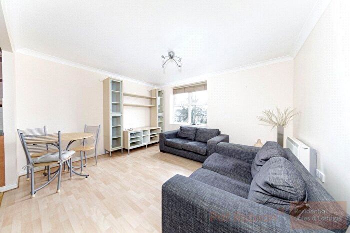 2 Bedroom Apartment For Sale In Collingwood Mews, Gosforth, Newcastle Upon Tyne, NE3