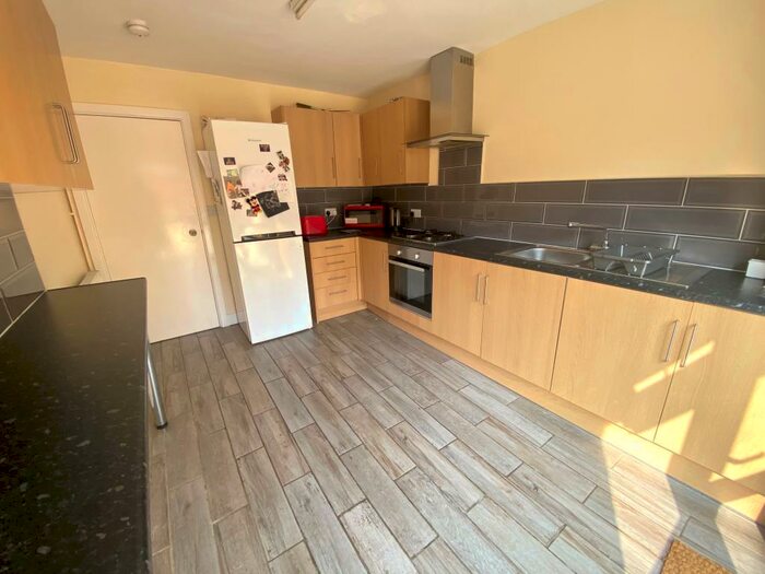 4 Bedroom House To Rent In Huntly Road, Five Ways, Birmingham, B16
