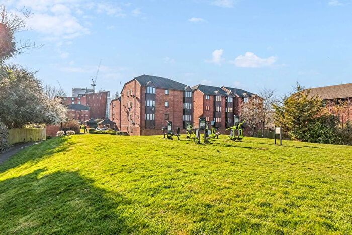 1 Bedroom Flat For Sale In Cotton Avenue, Acton, W3